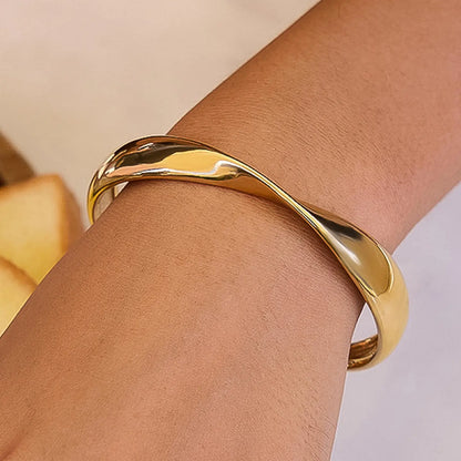 The Jordan Twist Bangle