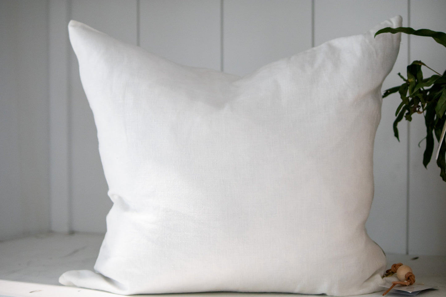 White Cielo Linen Pillow