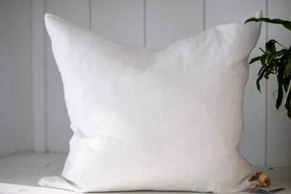 White Cielo Linen Pillow